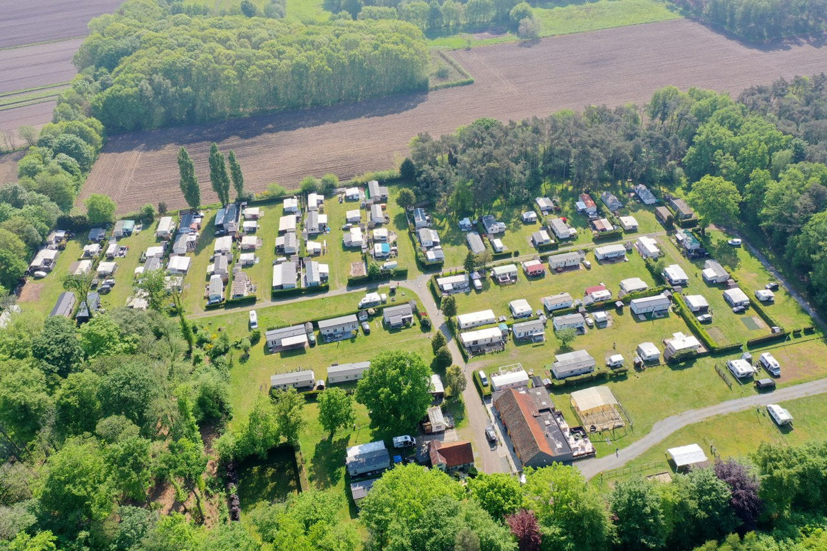 Recreatiewoningen De Bosrand met staanplaats