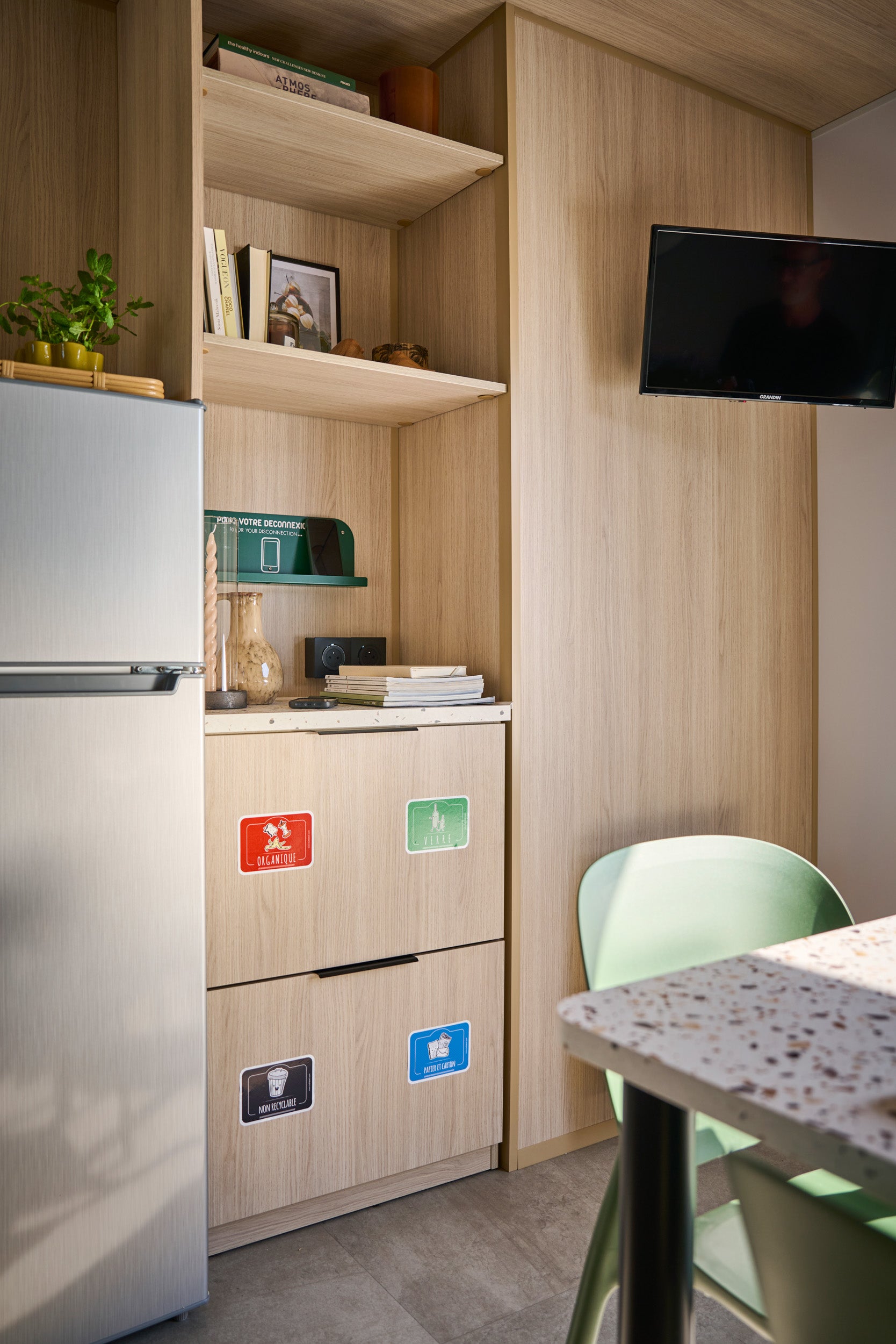 Nieuwe Stacaravan Happy 2 - 2 slaapkamers - 820x400cm