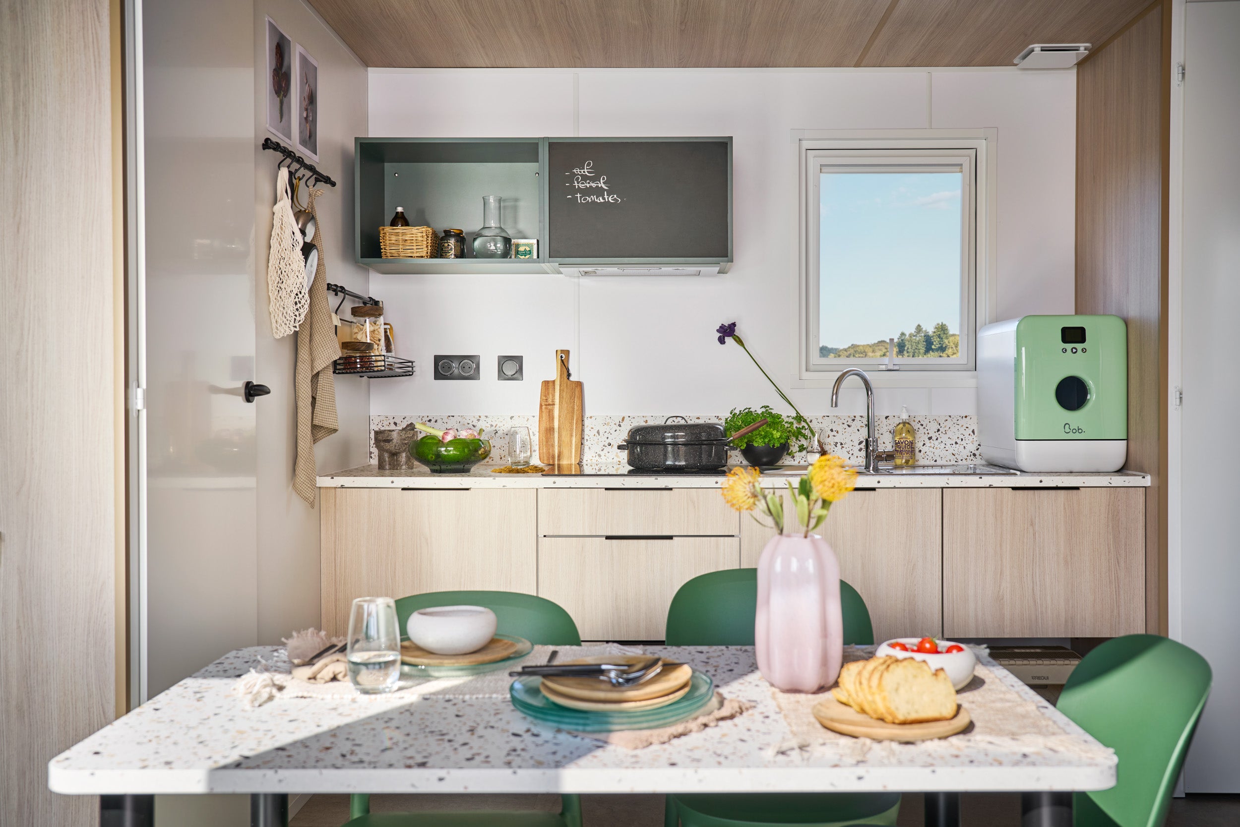 Nieuwe Stacaravan Happy 2 - 2 slaapkamers - 820x400cm