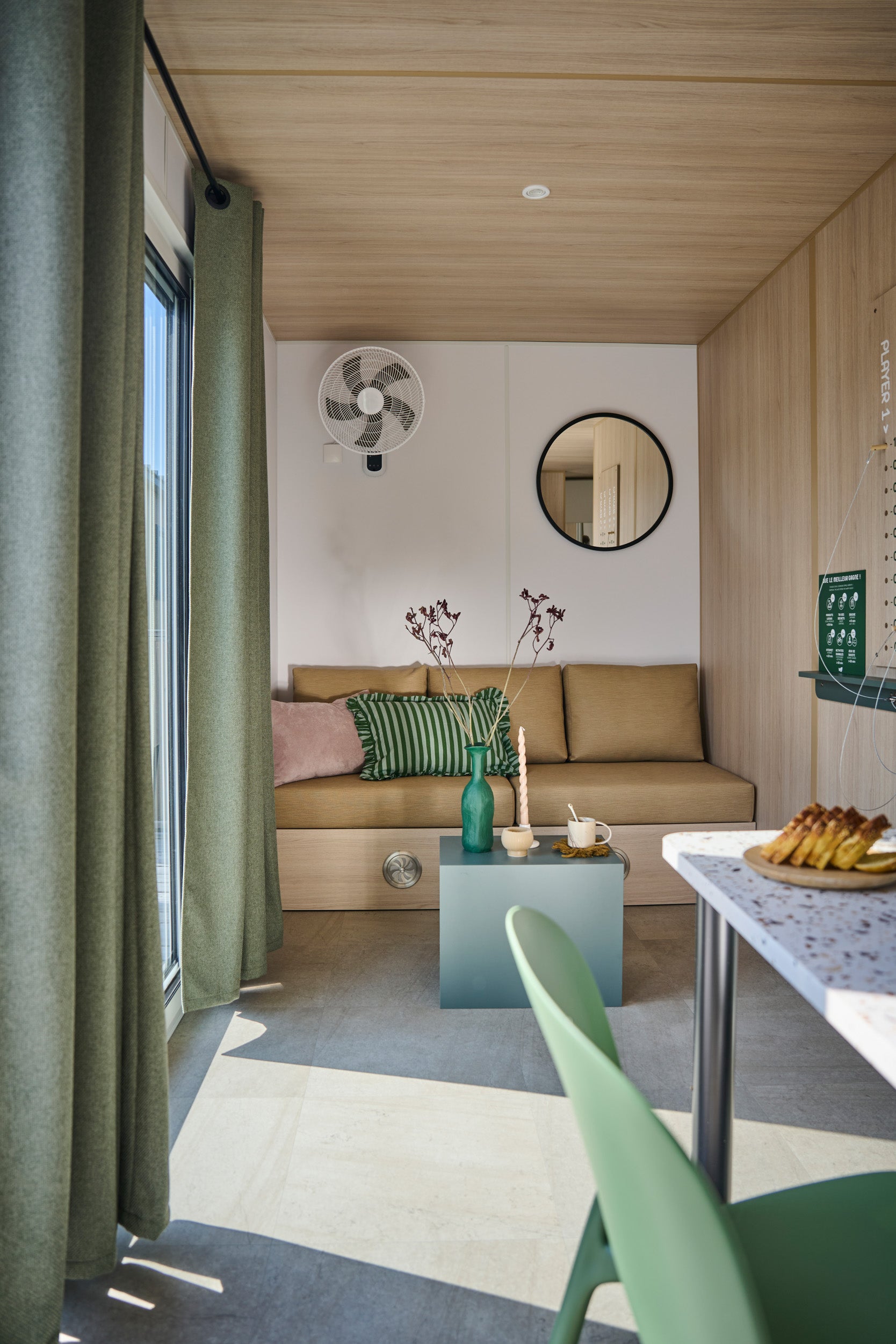 Nieuwe Stacaravan Happy 2 - 2 slaapkamers - 820x400cm