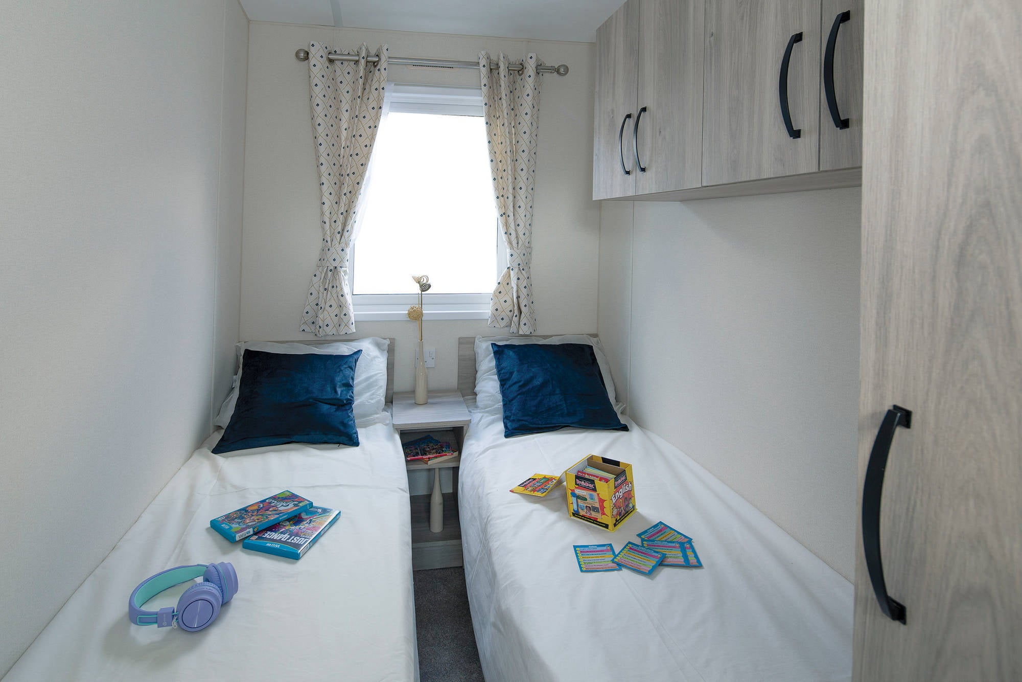 Nieuwe Rodeo Stacaravan Leeds - 975/2 - 2 slaapkamers - 975x370cm