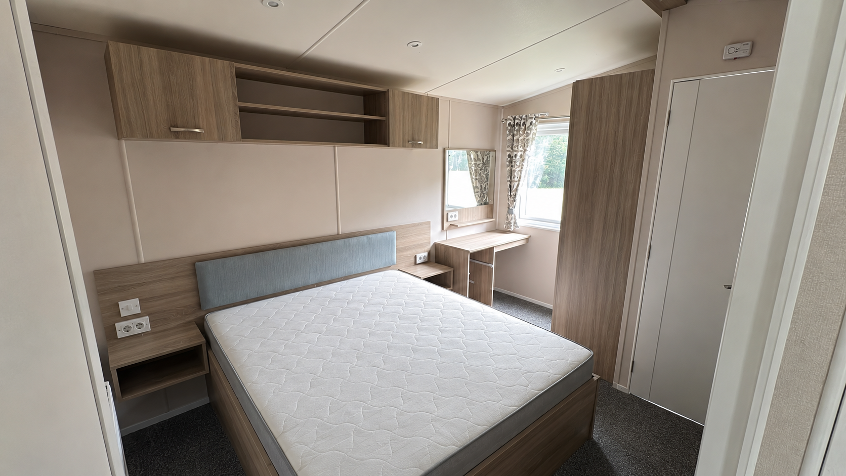 Nieuwe Rodeo Stacaravan Love - 1180/2 - 2 slaapkamers - 1180x370cm