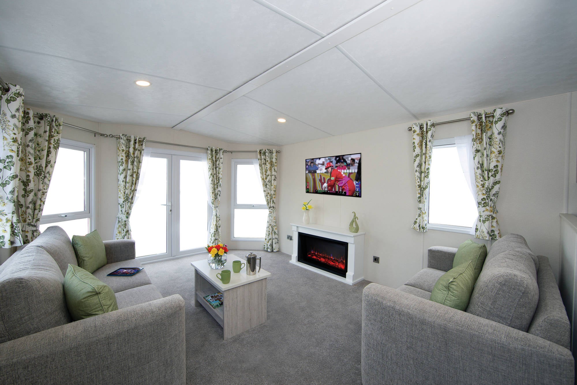 Neu - Sunseeker - Flore Mobilheim - 1100/2 - 2 Schlafzimmer - 1100x370cm