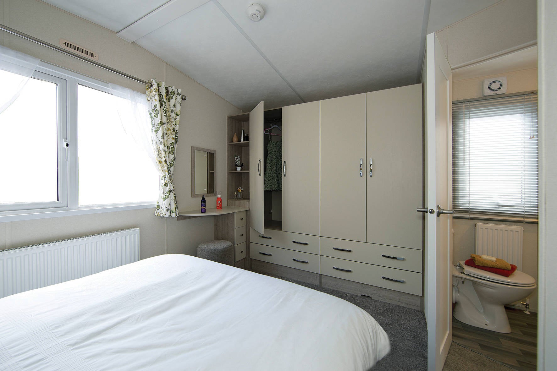 Neu - Sunseeker - Flore Mobilheim - 1100/2 - 2 Schlafzimmer - 1100x370cm