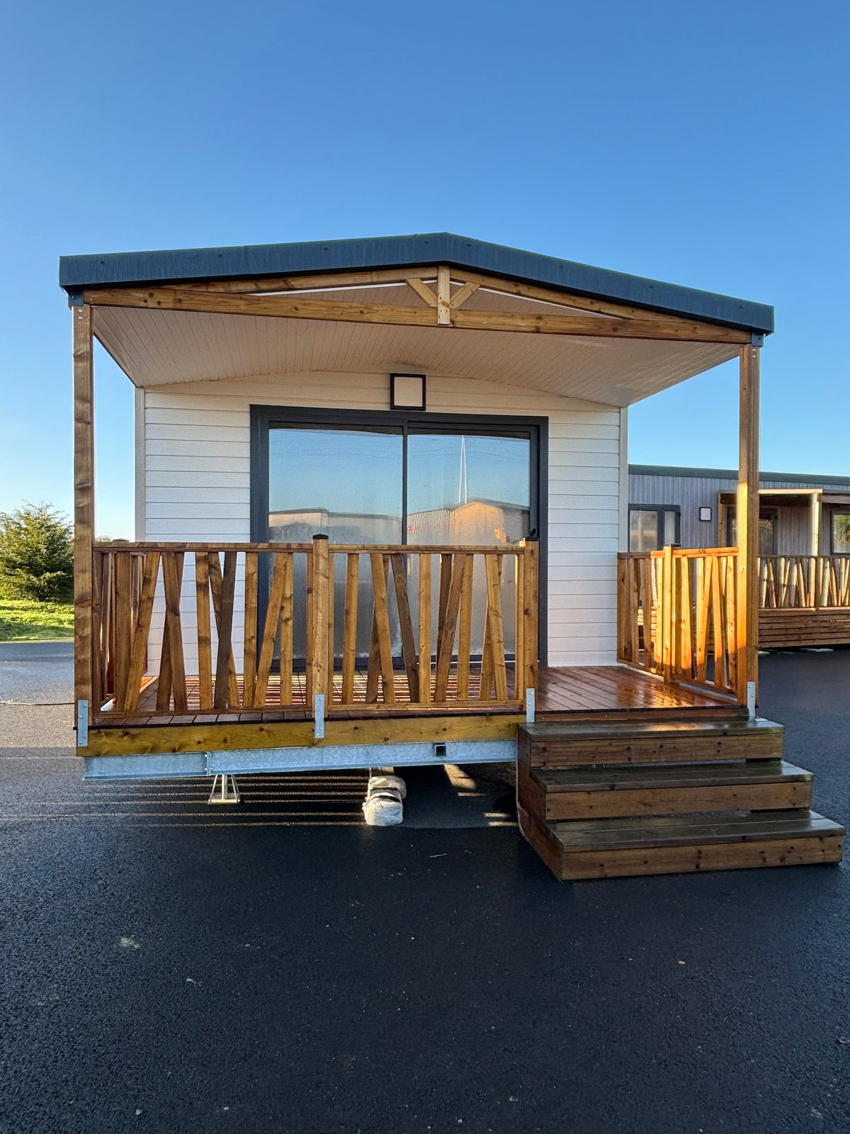 Nieuwe Stacaravan Méditerranée - 2 Slaapkamers - Ingebouwd terras - 880x420cm