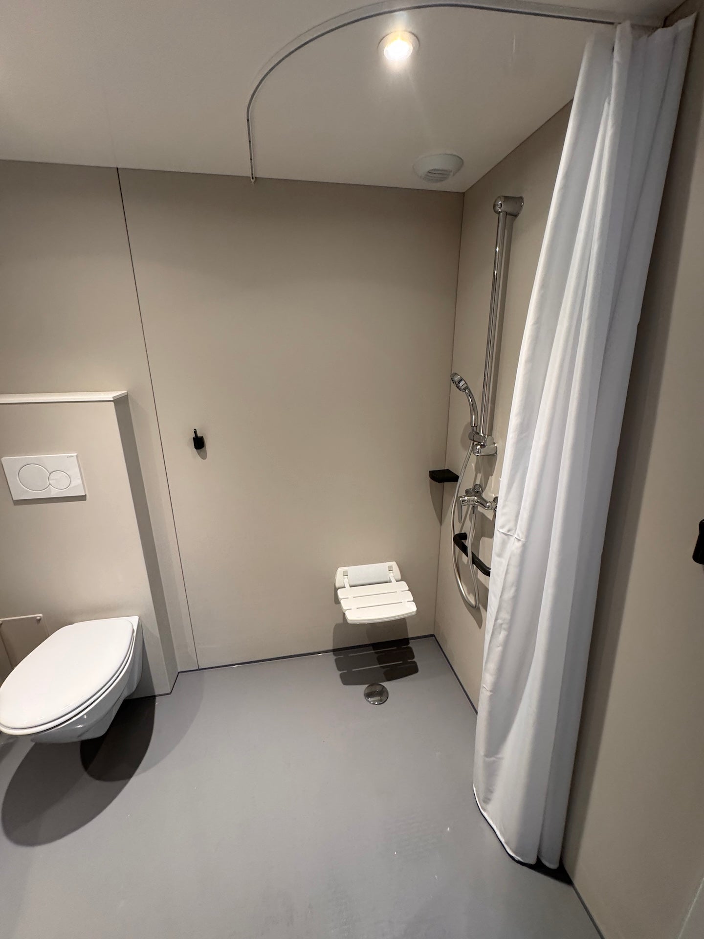 Neues PMR-Pflegeheim – 2 Schlafzimmer – 880 x 420 cm