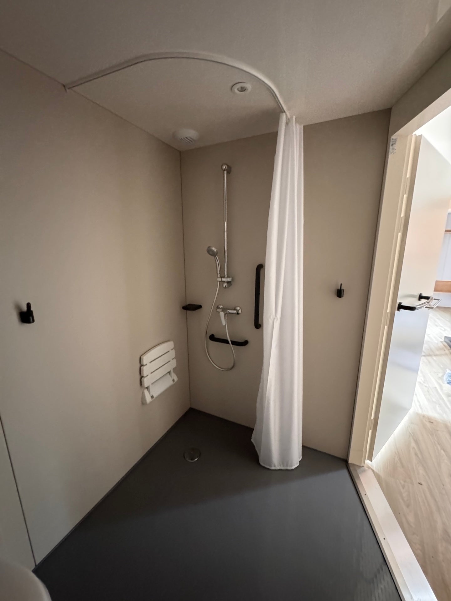 Neues PMR-Pflegeheim – 2 Schlafzimmer – 880 x 420 cm