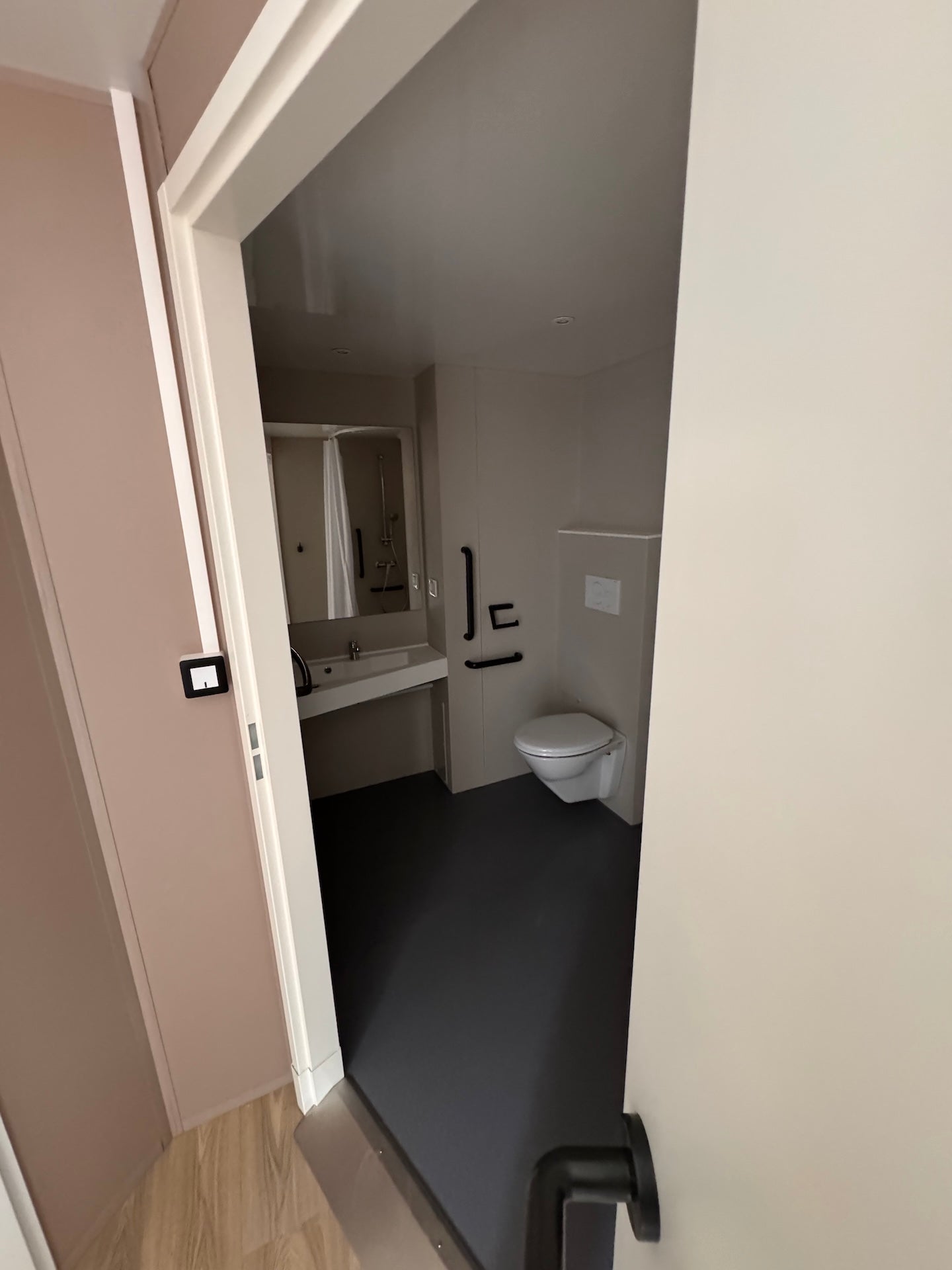 Neues PMR-Pflegeheim – 2 Schlafzimmer – 880 x 420 cm