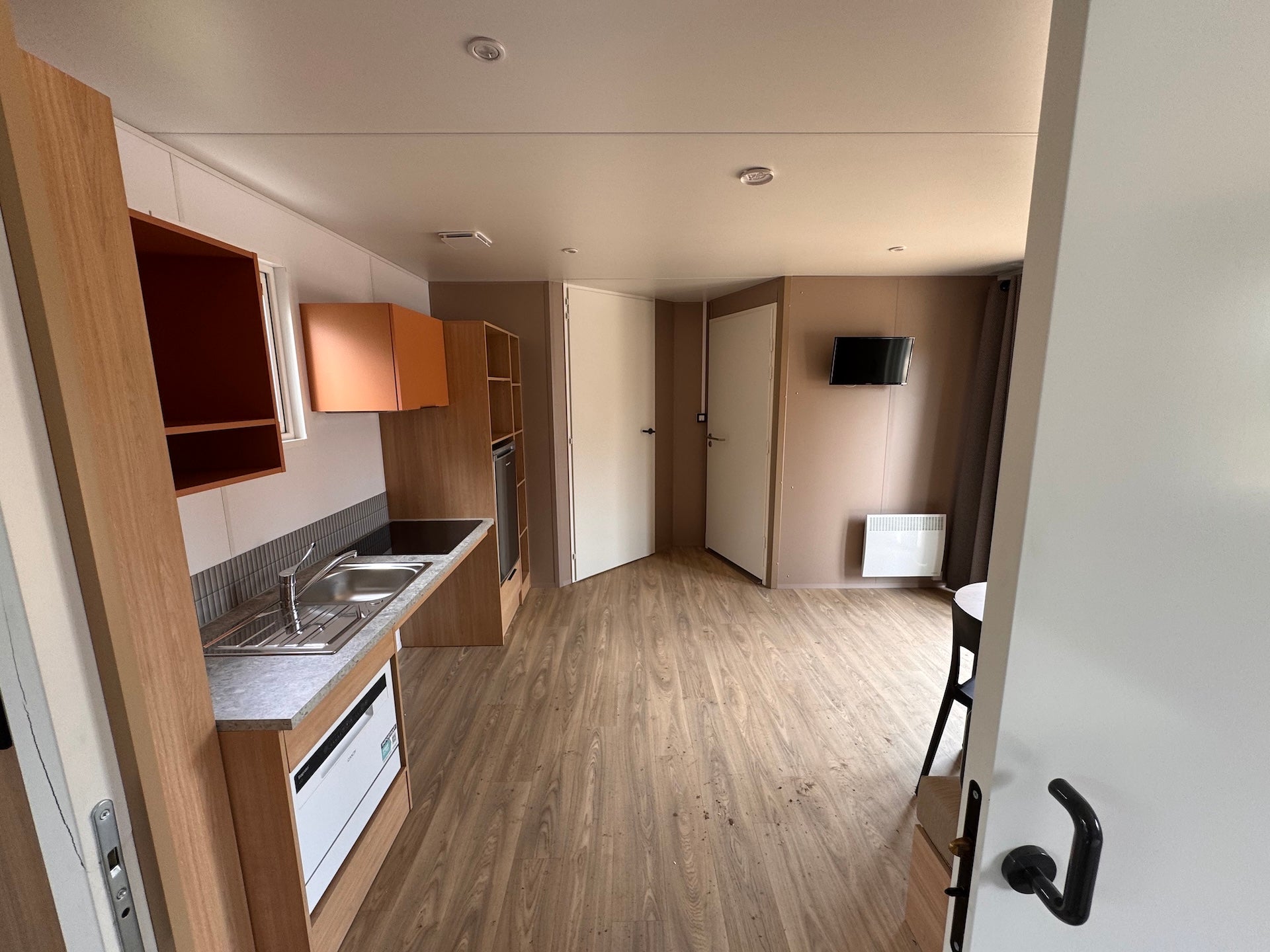 Neues PMR-Pflegeheim – 2 Schlafzimmer – 880 x 420 cm