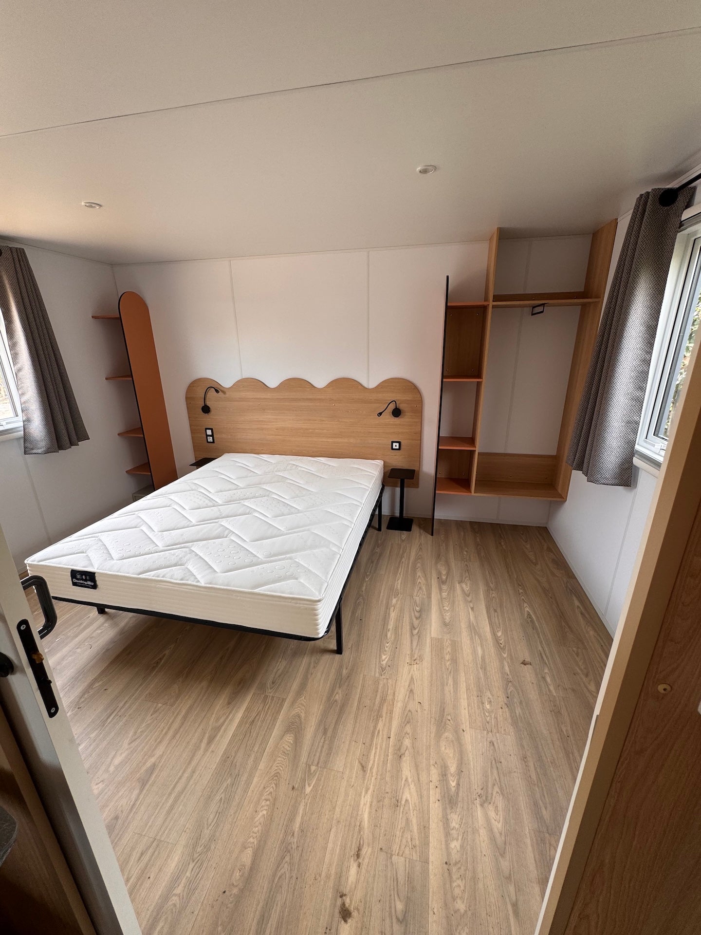 Neues PMR-Pflegeheim – 2 Schlafzimmer – 880 x 420 cm
