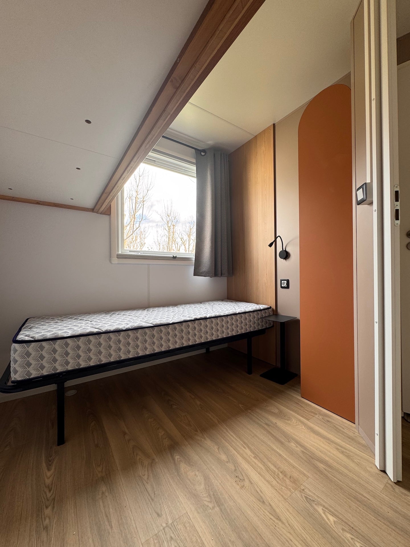 Neues PMR-Pflegeheim – 2 Schlafzimmer – 880 x 420 cm