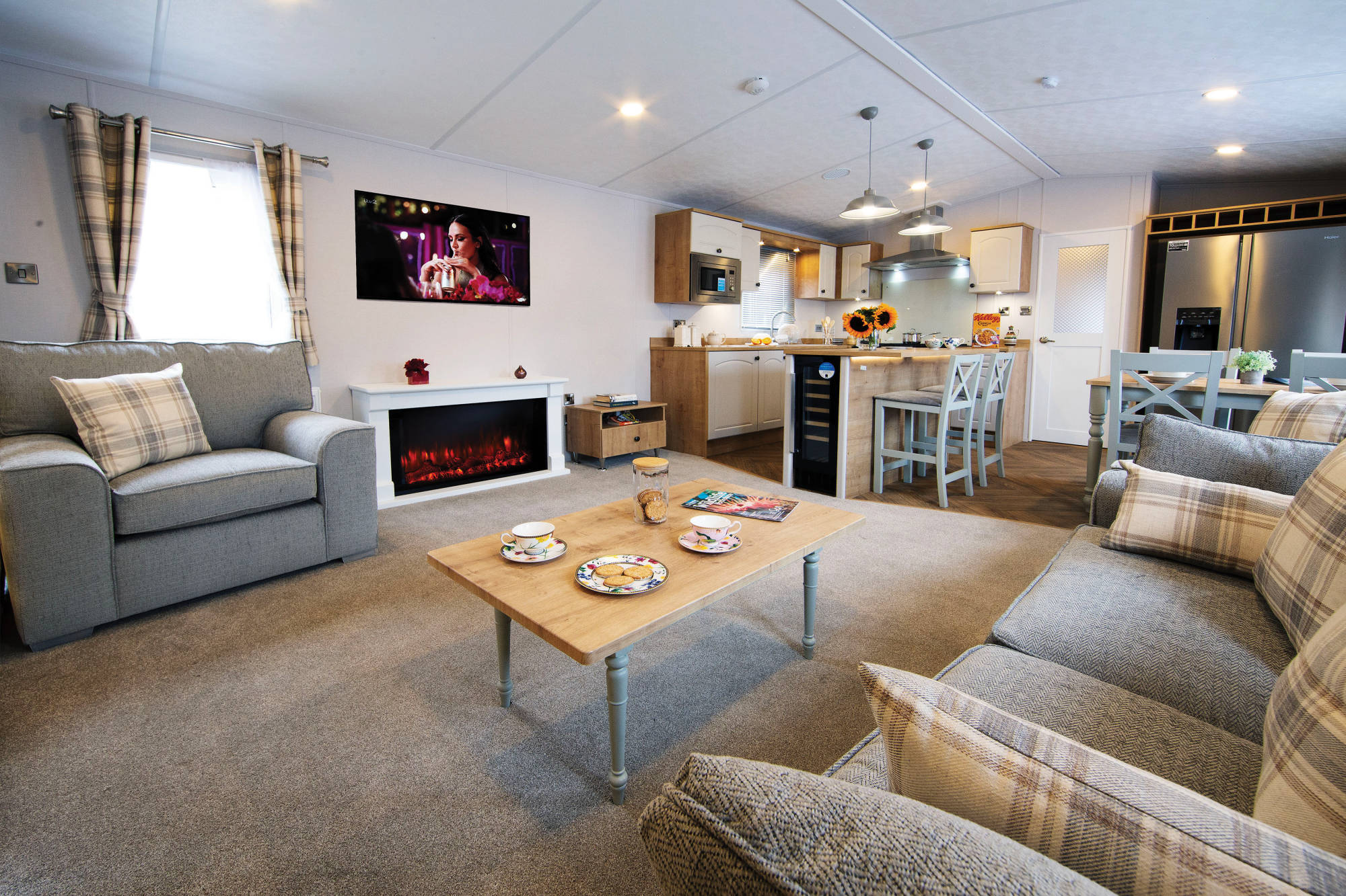 Nieuwe Rodeo Stacaravan Coventry Deluxe - 1250/3 - 3 slaapkamers - 1250x427cm