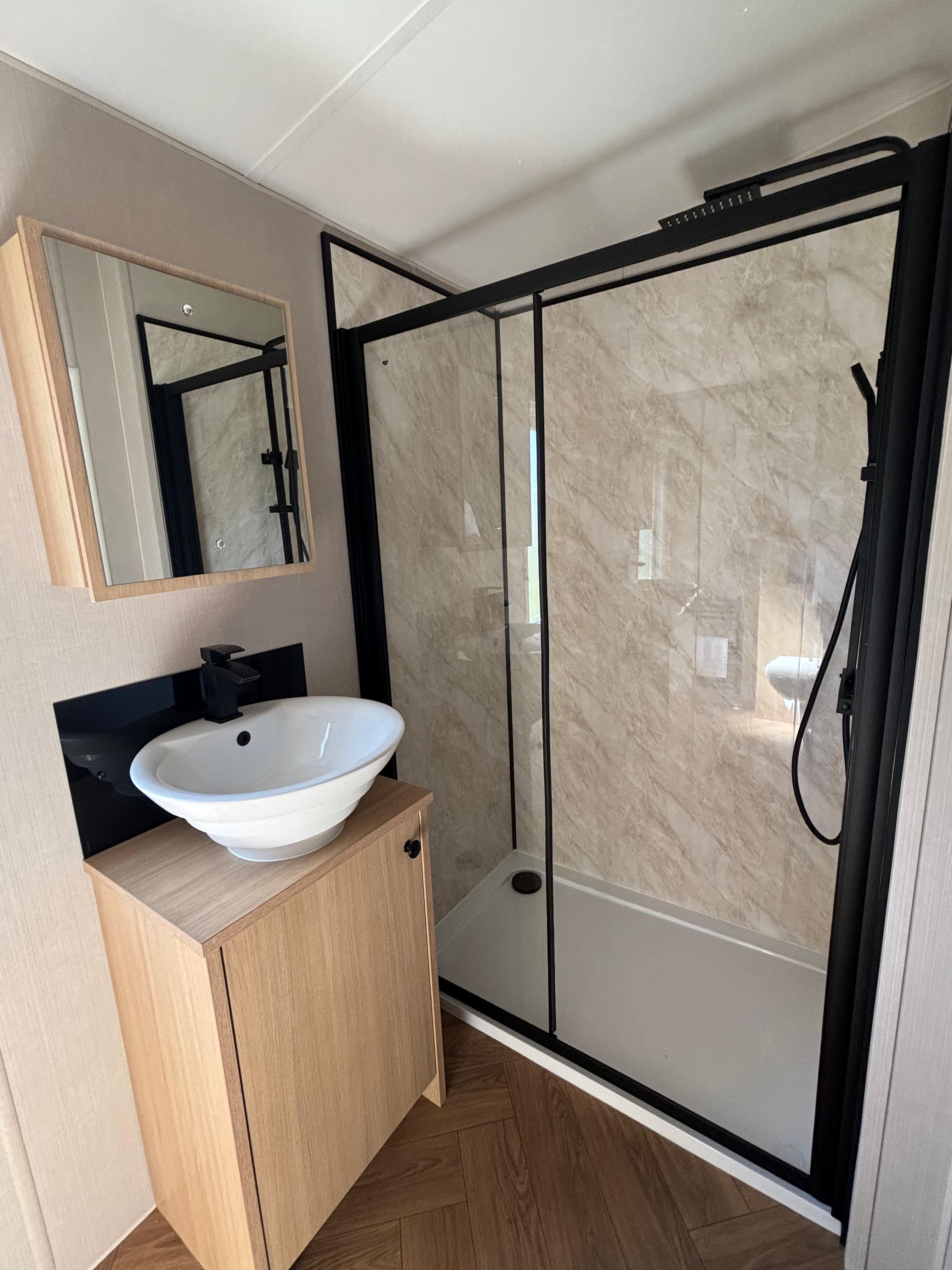 Neu - Sunseeker - Flore Mobilheim - 1100/2 - 2 Schlafzimmer - 1100x370cm