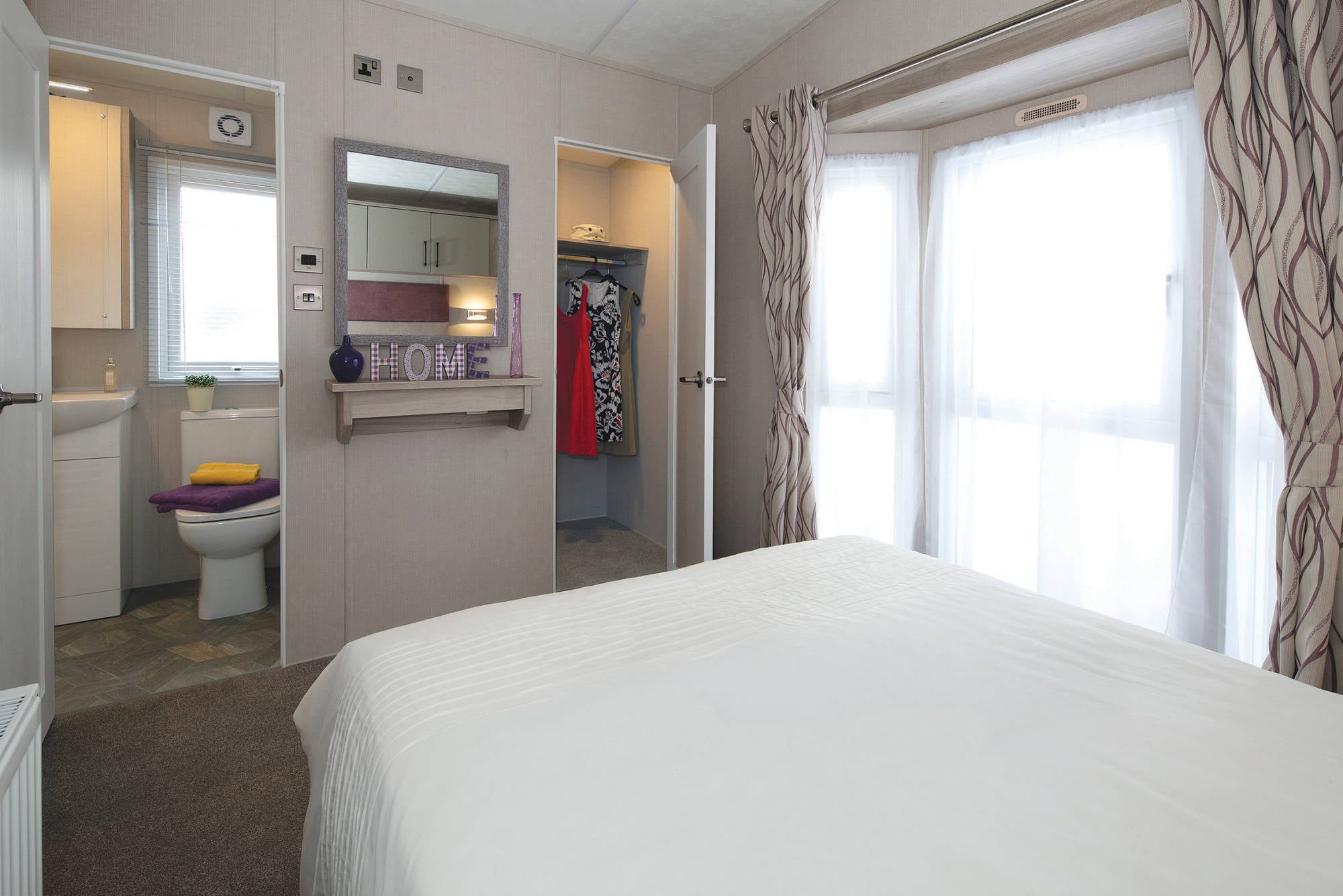 Nieuwe Rodeo Stacaravan Sheffield Deluxe - 1250/3 - 3 slaapkamers - 1250x427cm