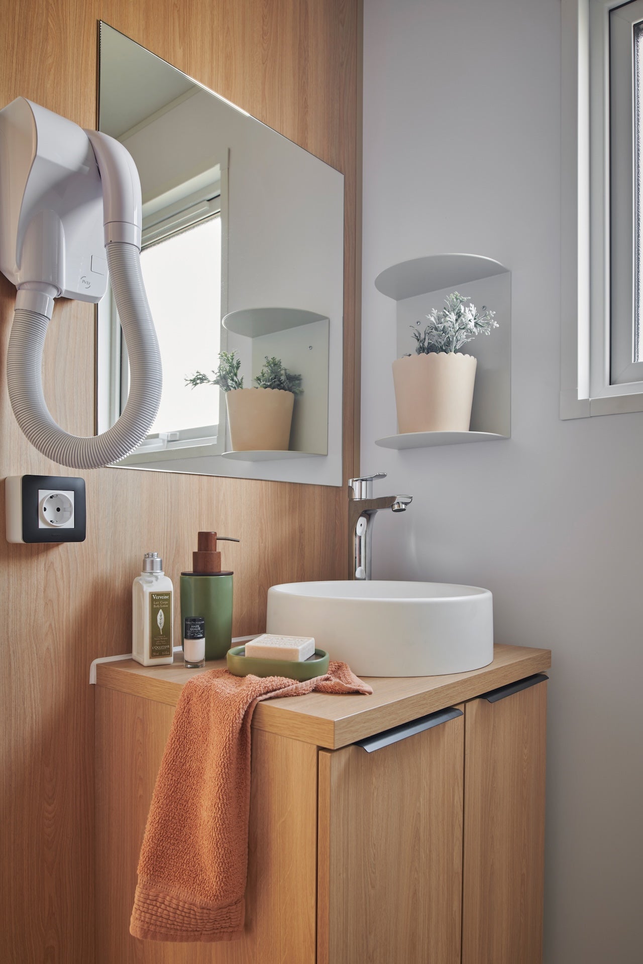 Nieuwe Stacaravan Grand Large 2 - 2 slaapkamers - 820x400cm