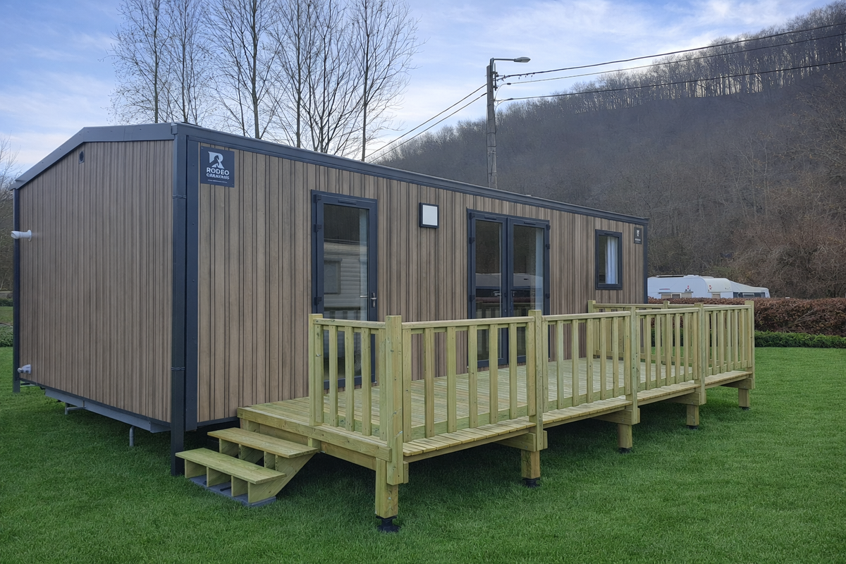 Nieuwe Stacaravan Iroise - 2 slaapkamers - 880x420cm - Camping Lohan - La Roche-en-Ardennes - Op perceel inclusief terras
