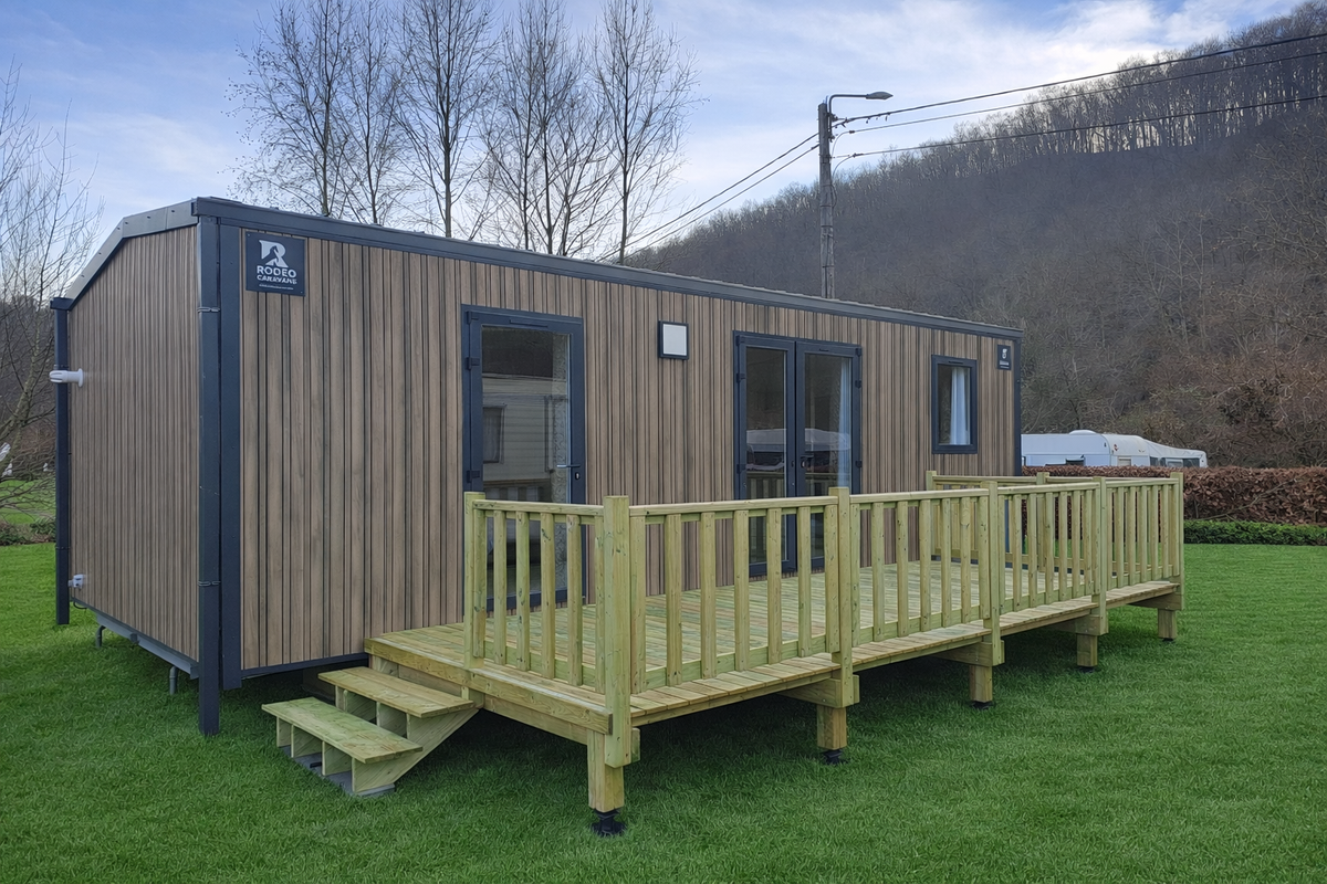 Nieuwe Stacaravan Iroise - 2 slaapkamers - 880x420cm - Camping Lohan - La Roche-en-Ardennes - Op perceel inclusief terras