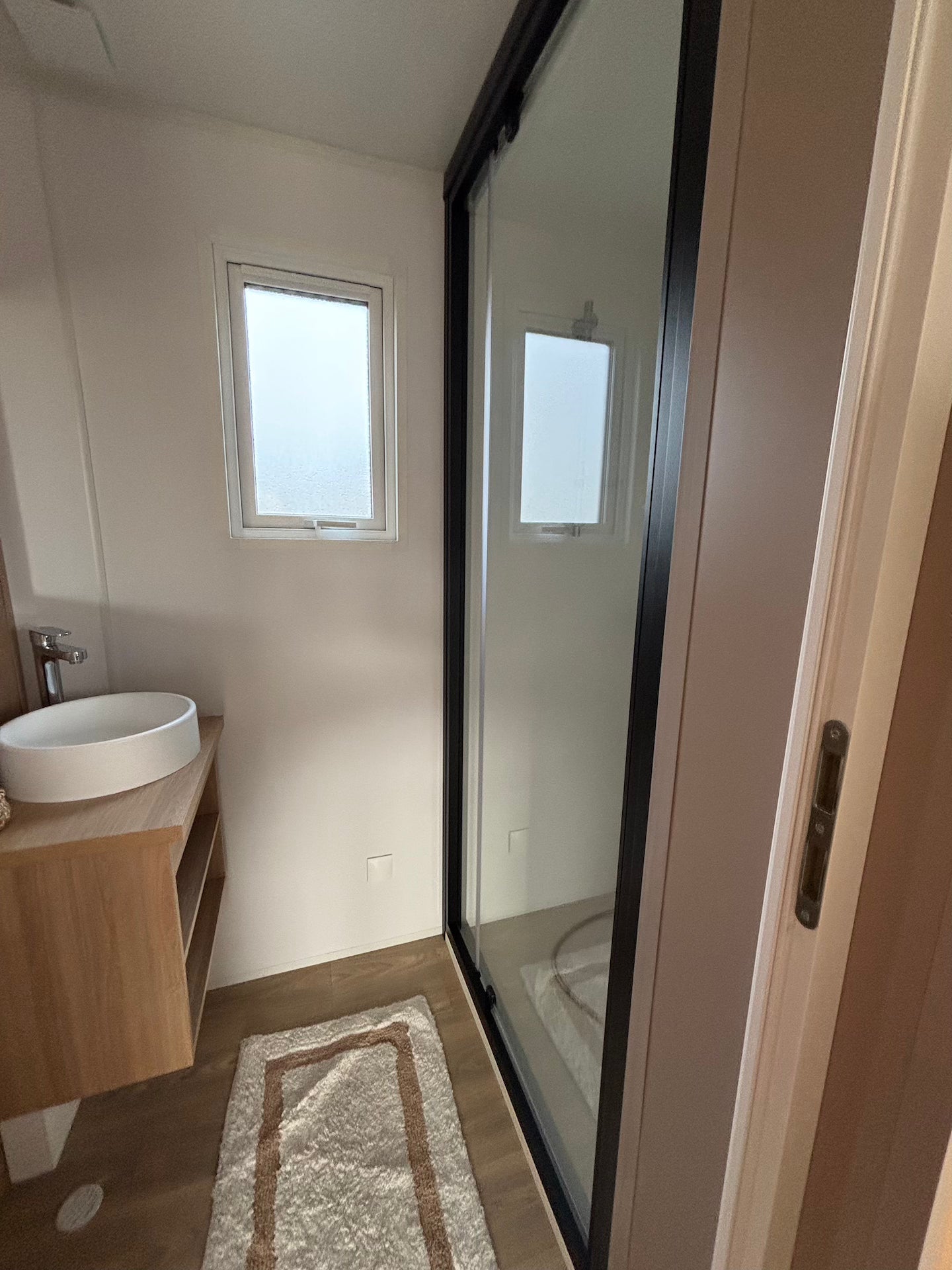 Neues Mobilheim von Seychelles Tobacco – 3 Schlafzimmer – 1080 x 400 cm