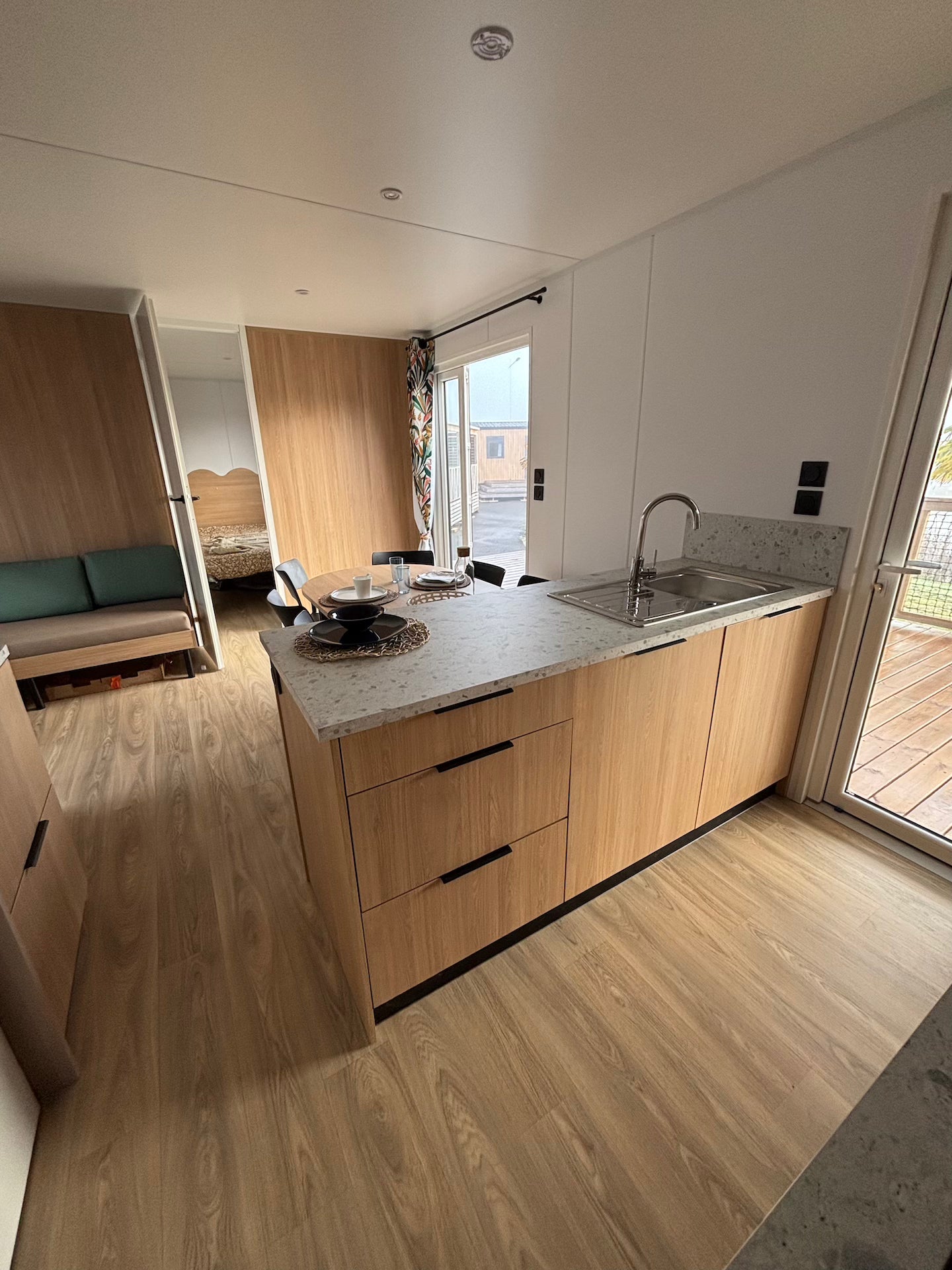 Neues Mobilheim von Seychelles Tobacco – 3 Schlafzimmer – 1080 x 400 cm
