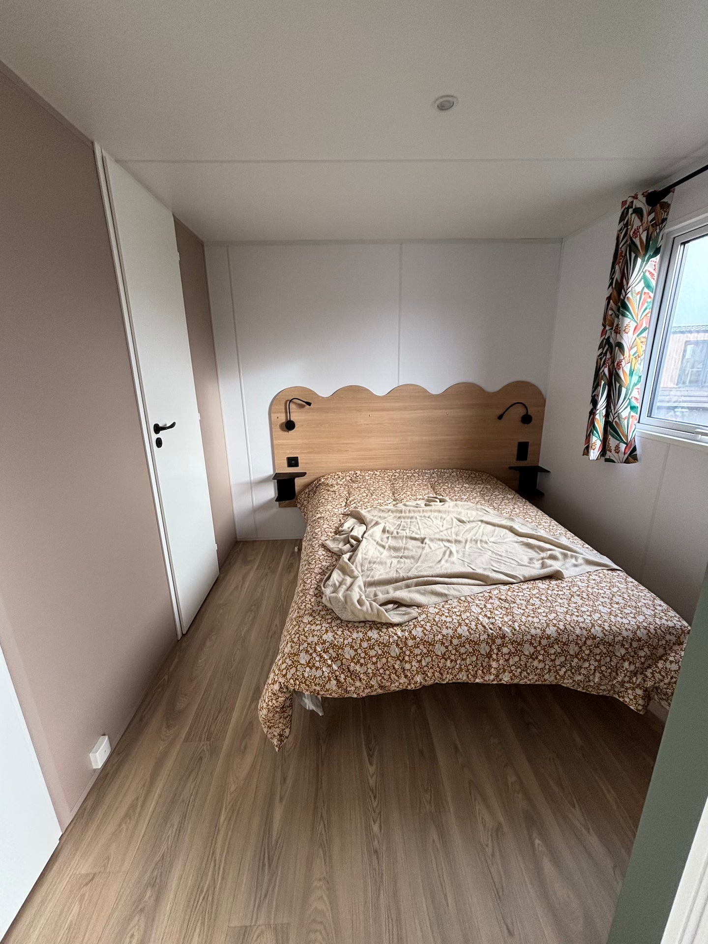 Neues Mobilheim von Seychelles Tobacco – 3 Schlafzimmer – 1080 x 400 cm