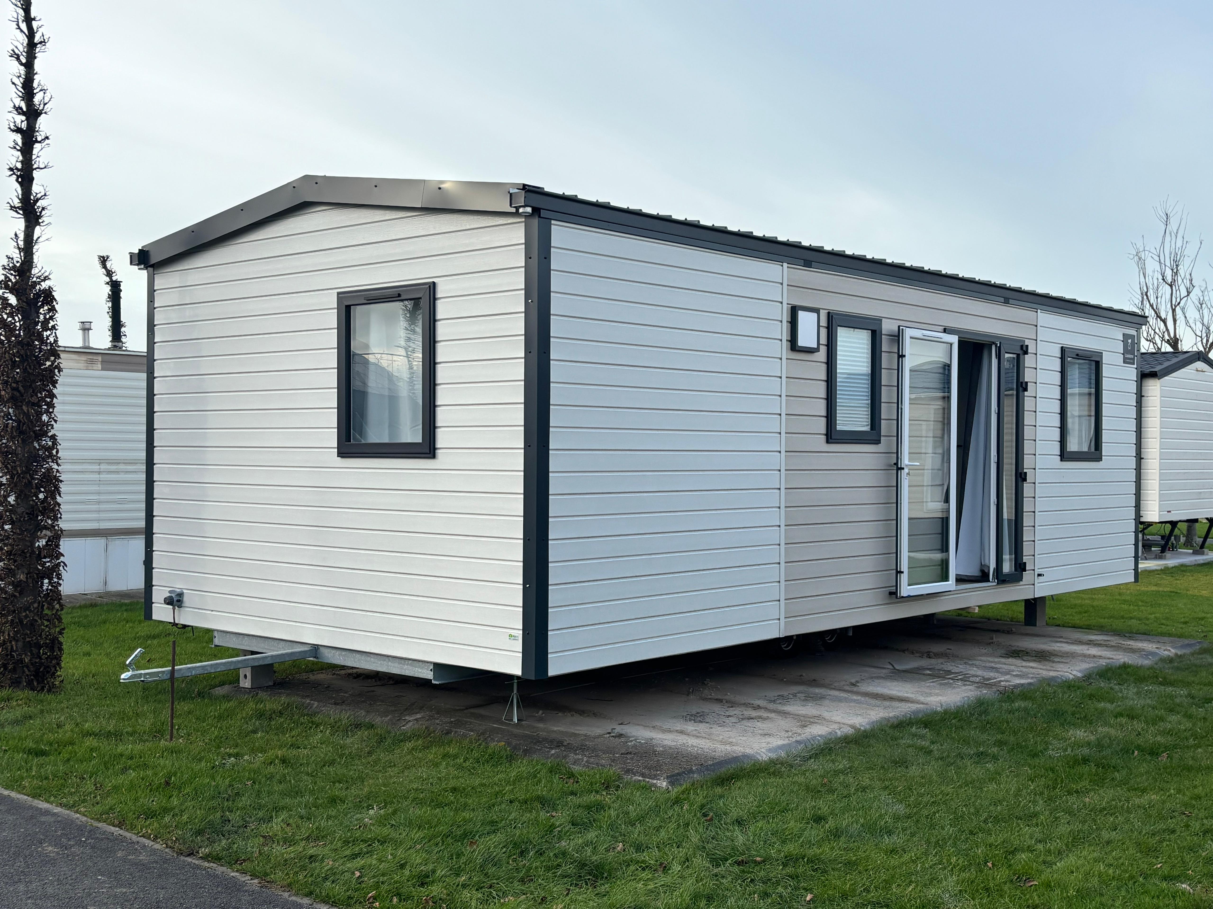 Neues Tamaris Mobilheim – 3 Schlafzimmer – 880 x 400 cm