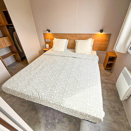 Nieuwe Stacaravan Luzerno - 2 slaapkamers - 1009x400cm