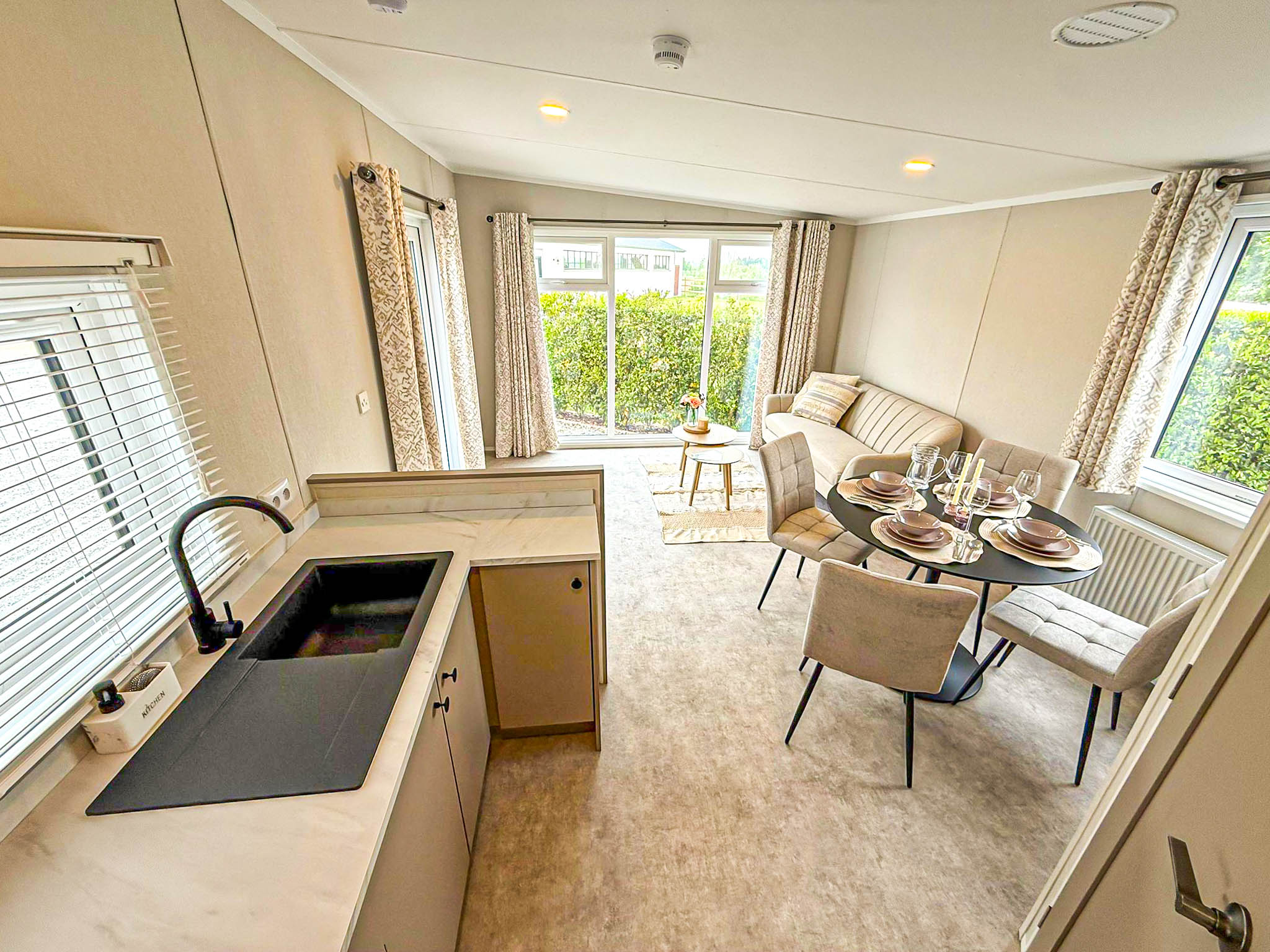 Nouveau - Sunseeker - Mobil-home Ruby Special - 1000/2 - 2 chambres - 1000x370cm