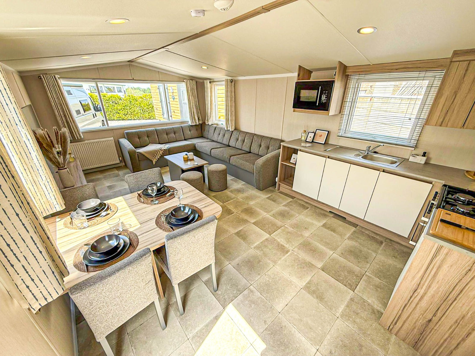 Nieuwe - Swift - Stacaravan Royan - 1100/2 - 2 slaapkamers - 1090x370cm