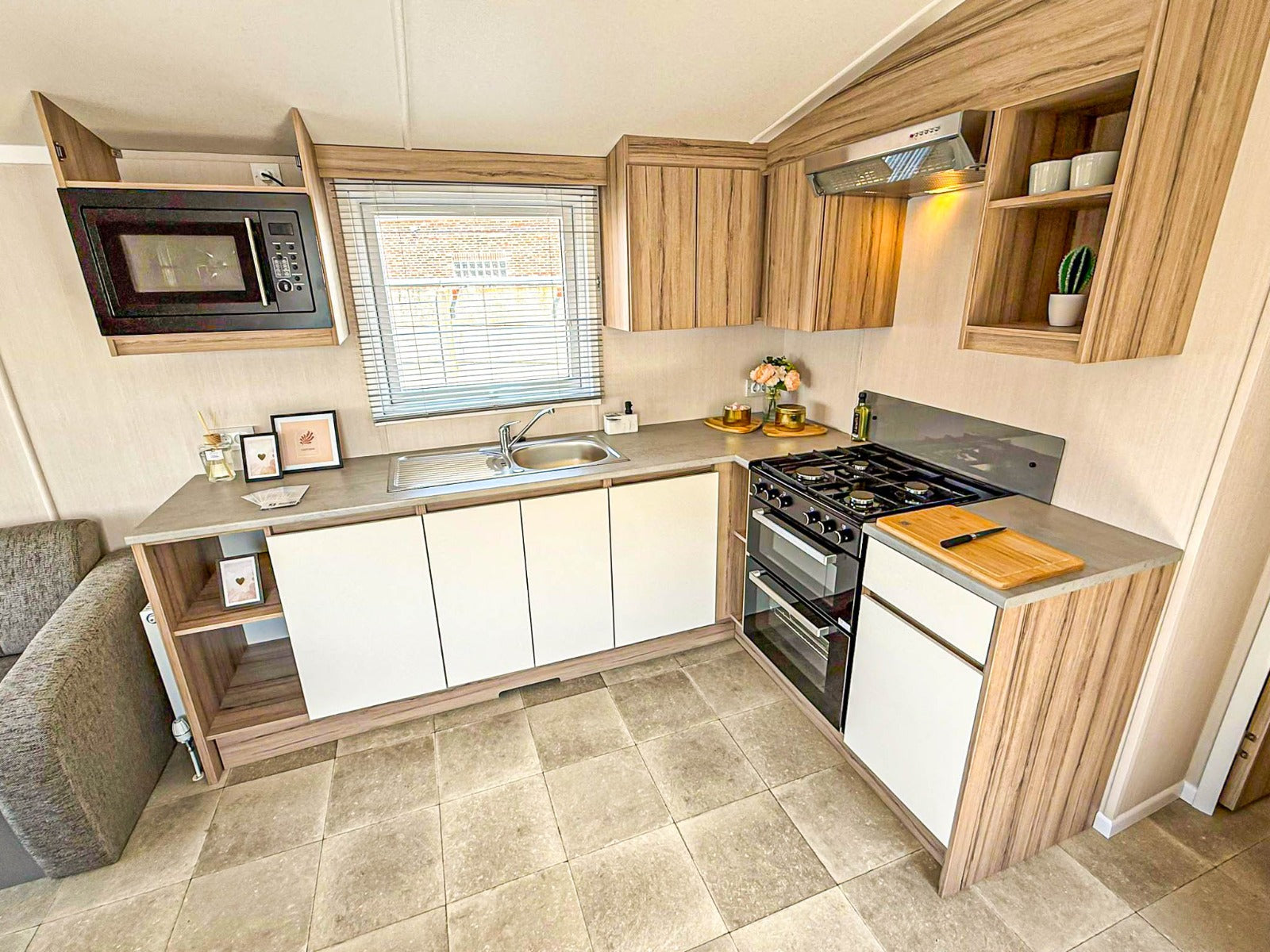 Nieuwe - Swift - Stacaravan Royan - 1100/2 - 2 slaapkamers - 1090x370cm