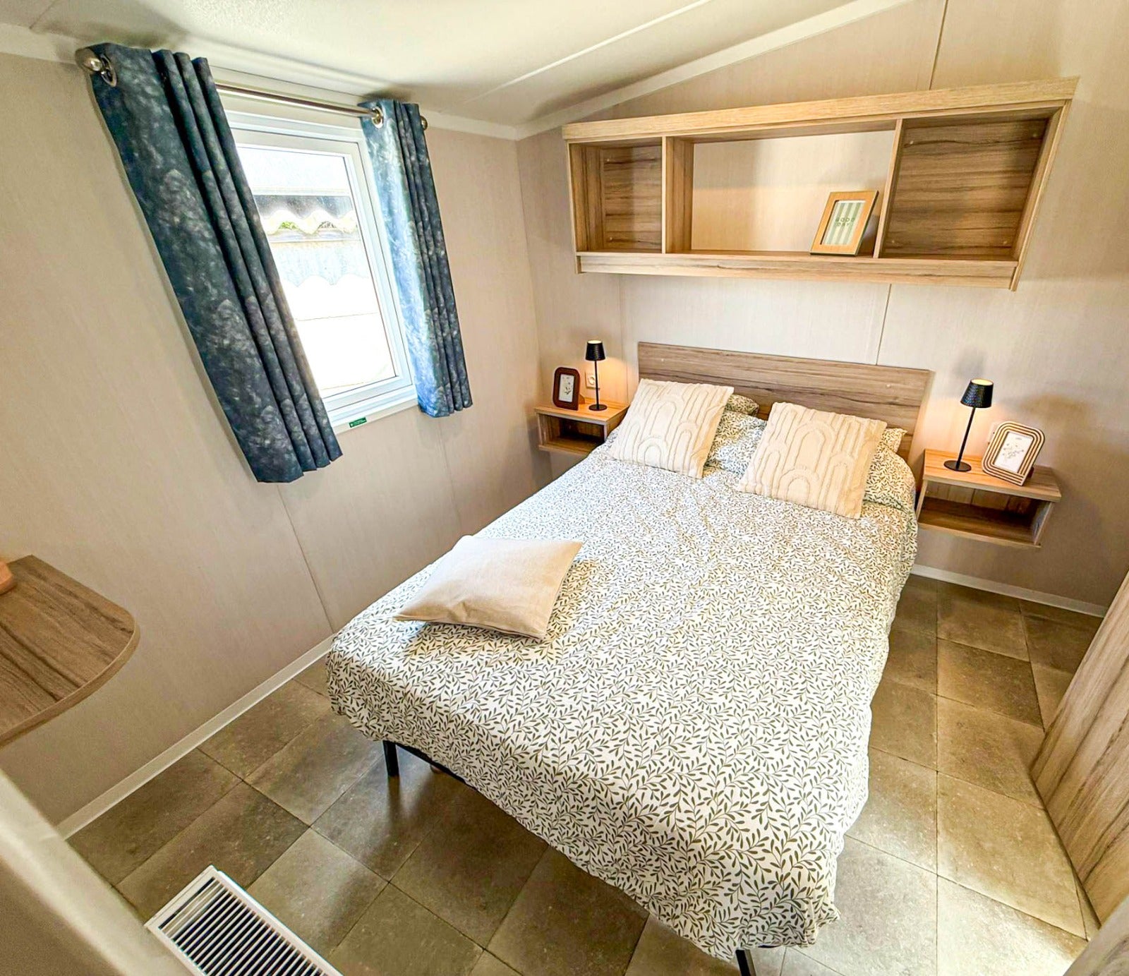 Nieuwe - Swift - Stacaravan Royan - 1100/2 - 2 slaapkamers - 1090x370cm