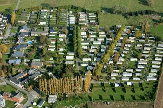 <h2>Verblijfpark <br/>Canteclaer<br/>Zwalm</h2>